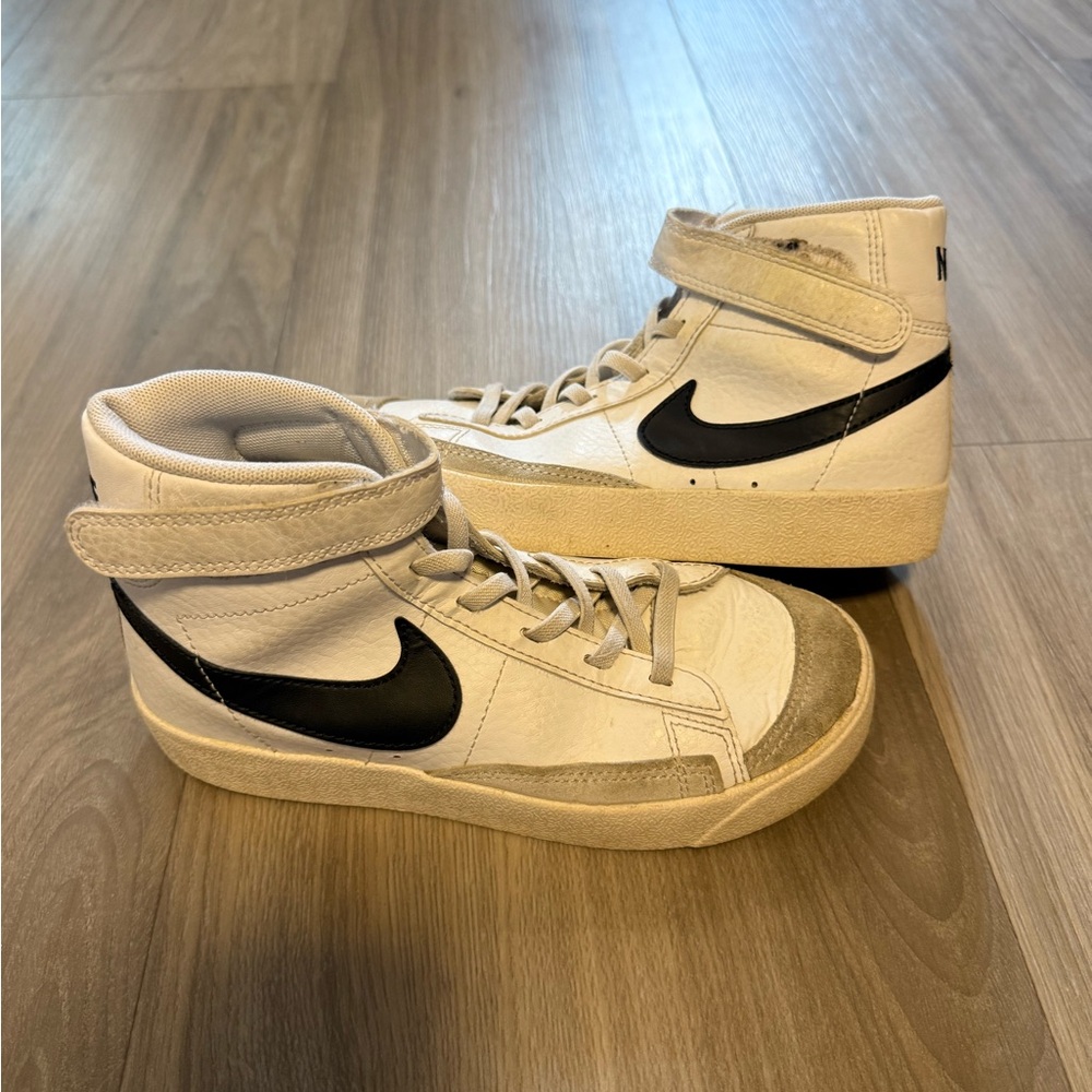 Nike High-Top Sneakers in Gray and Black